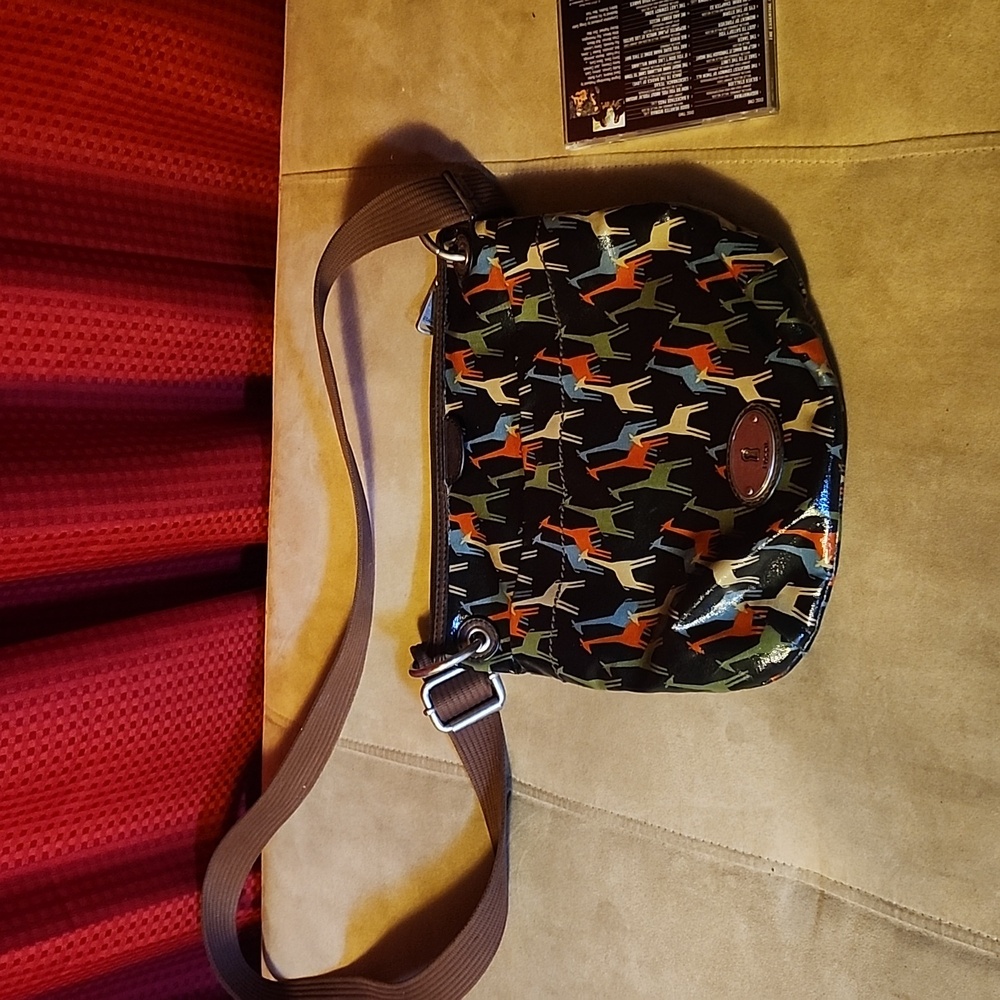 Fossil Handbag With Outside Snap Pocket, Inside Zipper Pocket ,fun Giraffes